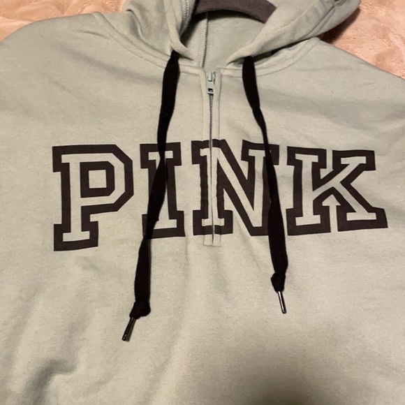 Victoria’s Secret Pink Green quarter sleeve hoodie sweatshirt.NWOT. Medium - Picture 2 of 3